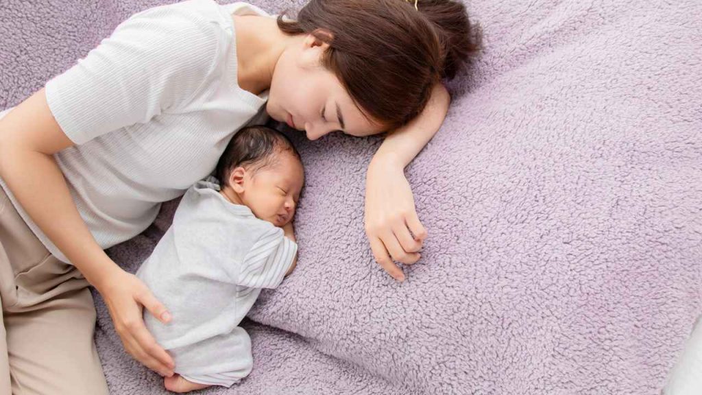 penyebab bayi tidur gelisah di malam hari