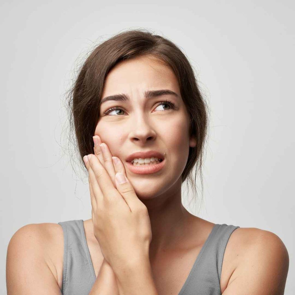 Tanda dan Gejala Saraf Gigi yang Sakit