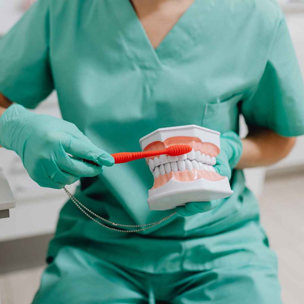 gigi ngilu saat minum air dingin